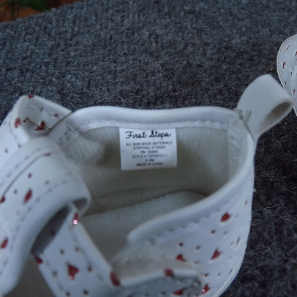 First Steps Stepping Stones Baby Girls Crib Shoe Sz 6-9M Walking White Red Heart